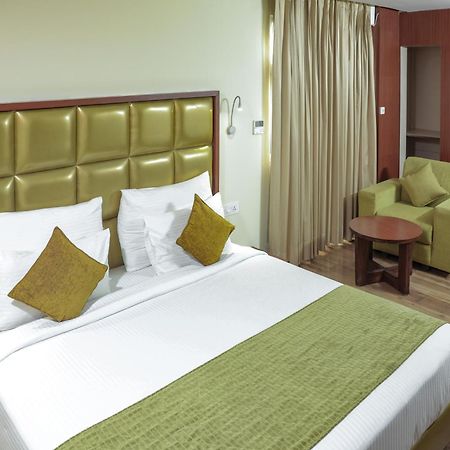 Hotel Cama Mohali Bagian luar foto