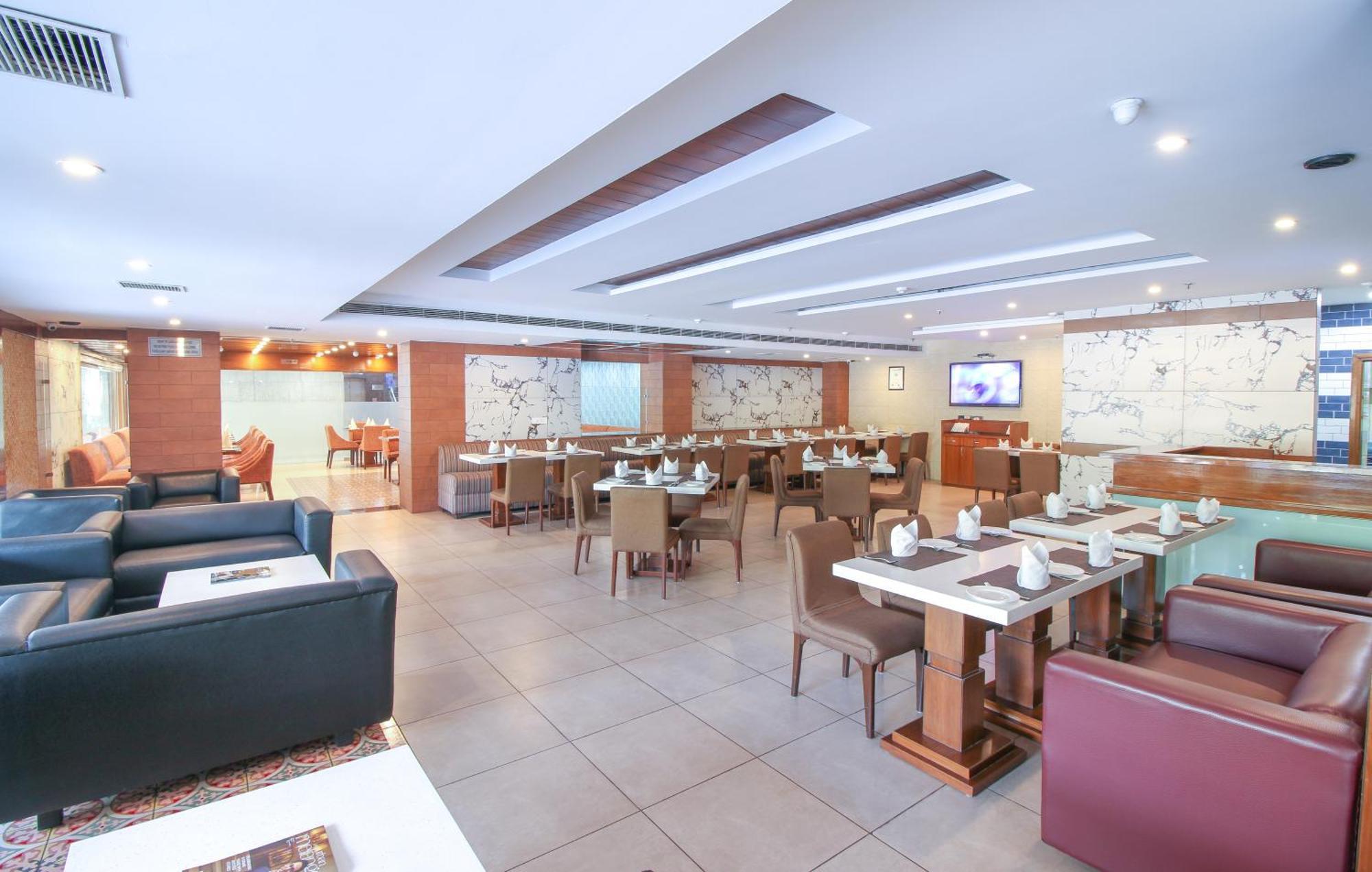 Hotel Cama Mohali Bagian luar foto
