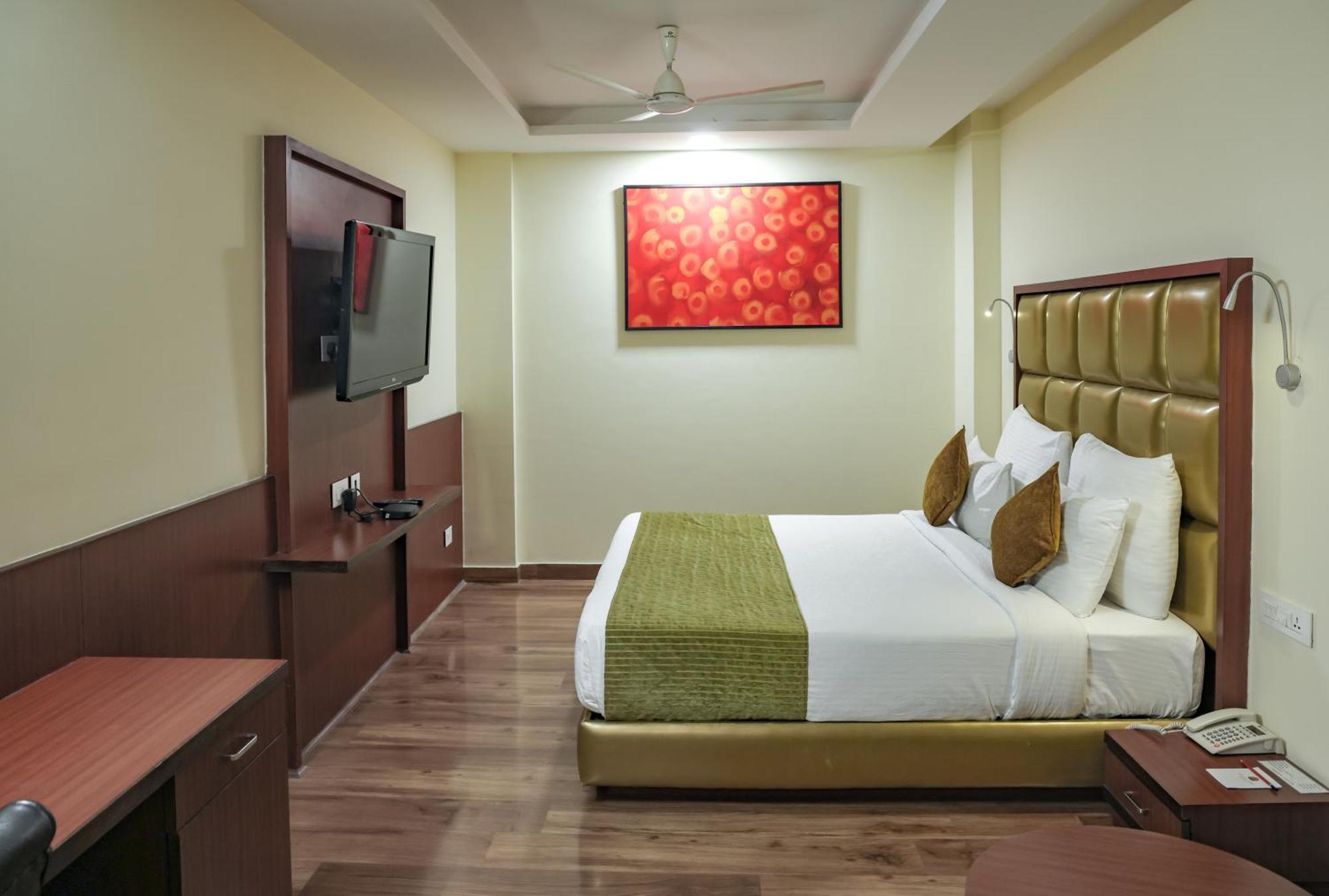 Hotel Cama Mohali Bagian luar foto