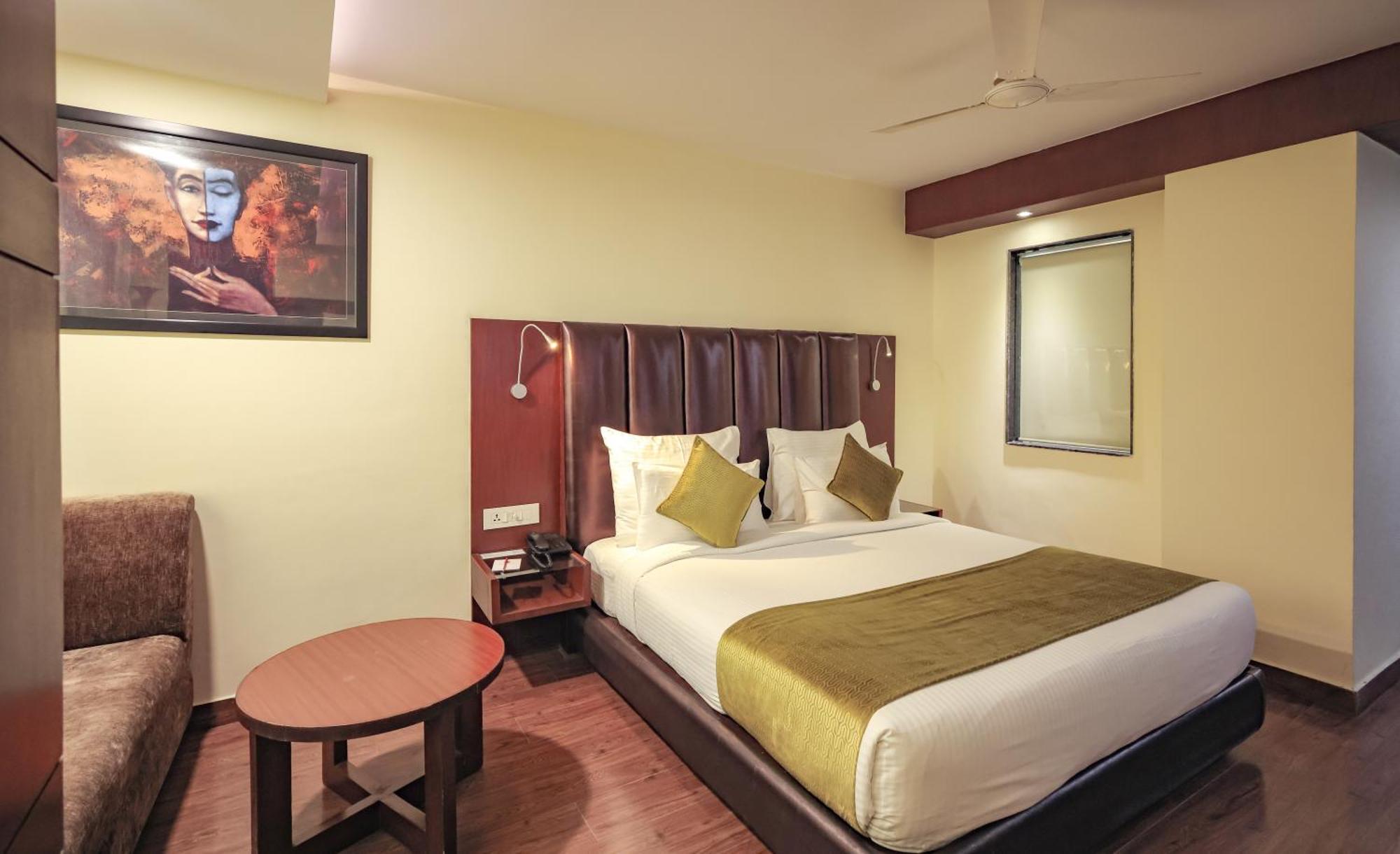 Hotel Cama Mohali Bagian luar foto
