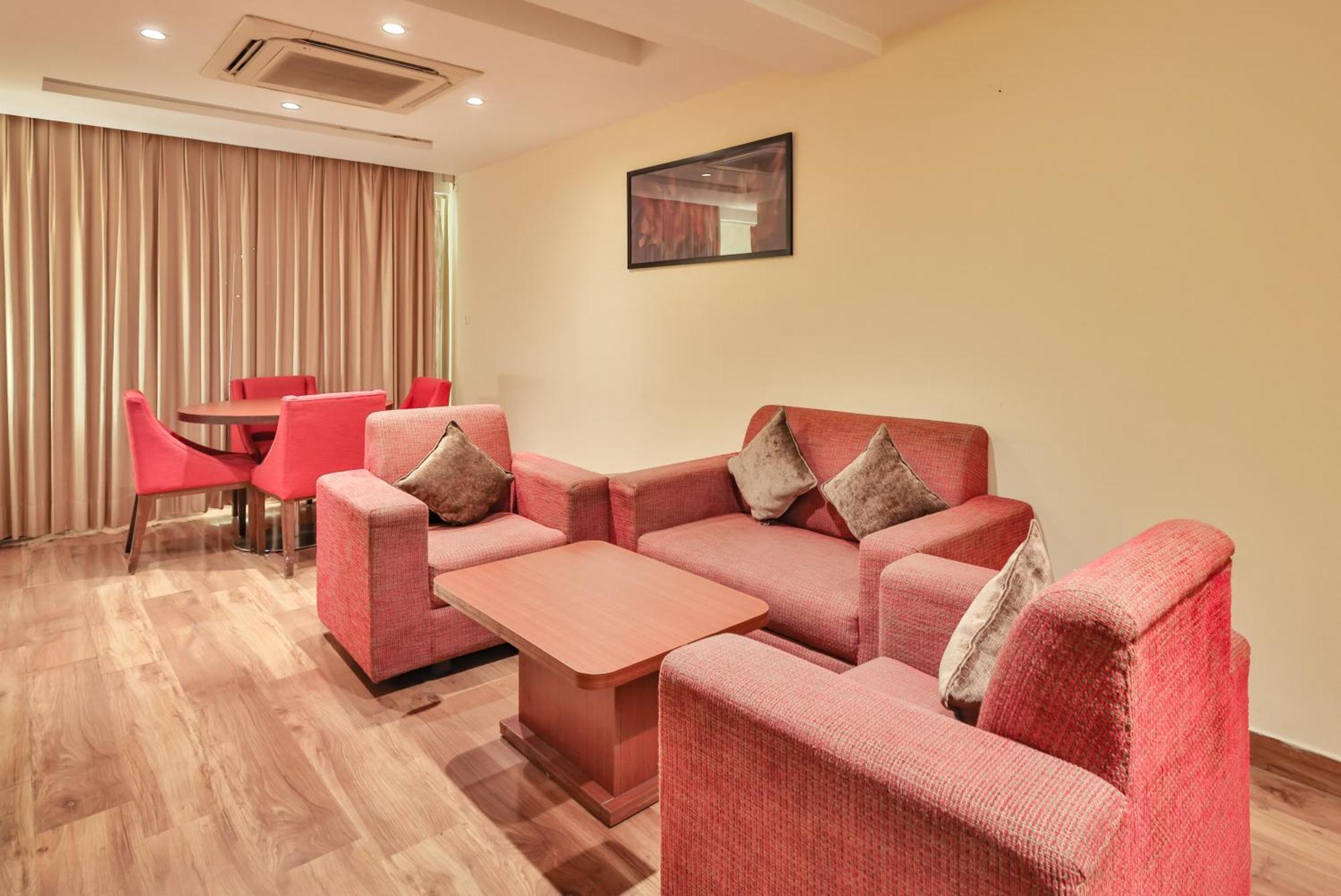 Hotel Cama Mohali Bagian luar foto