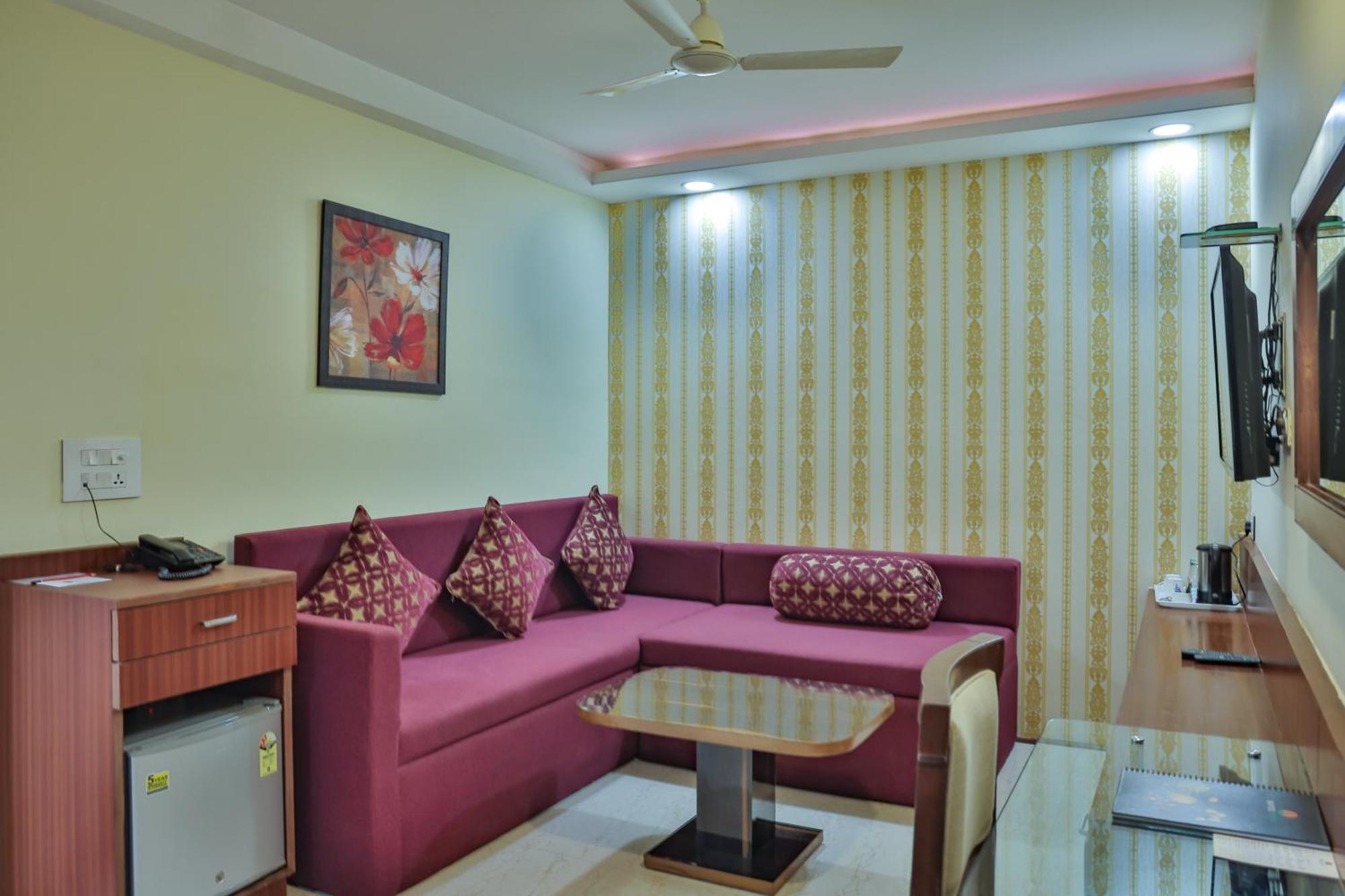 Hotel Cama Mohali Bagian luar foto