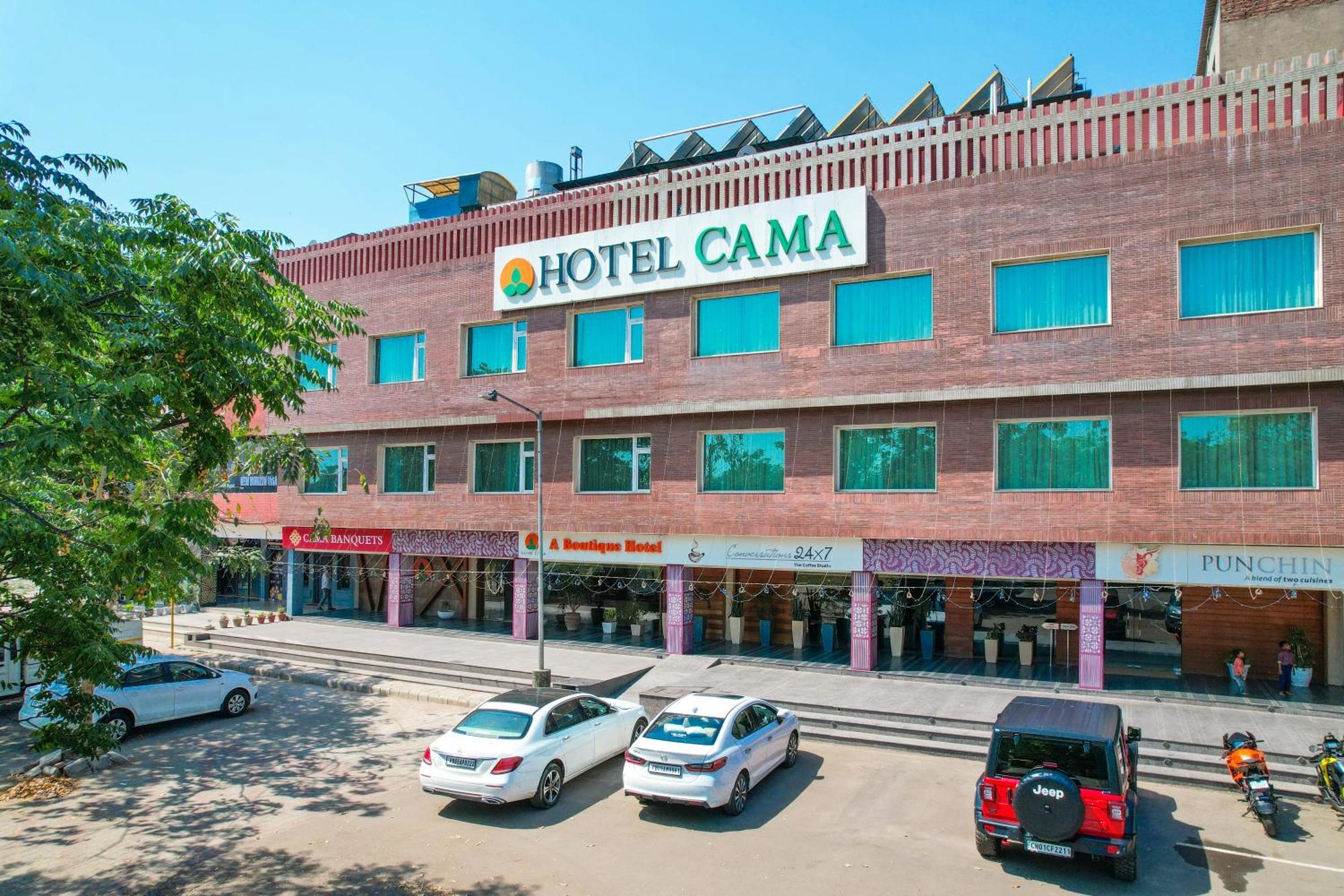 Hotel Cama Mohali Bagian luar foto
