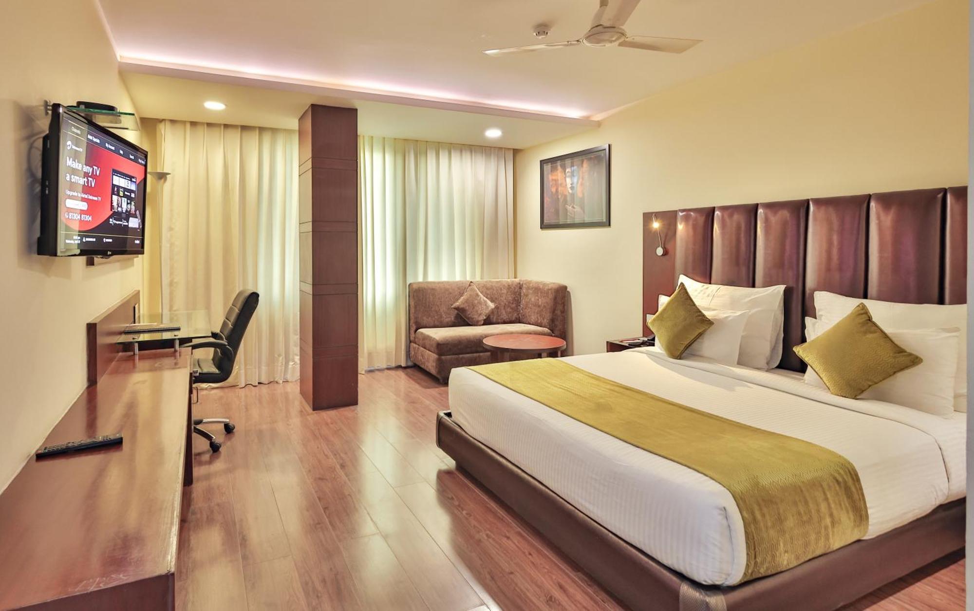 Hotel Cama Mohali Bagian luar foto