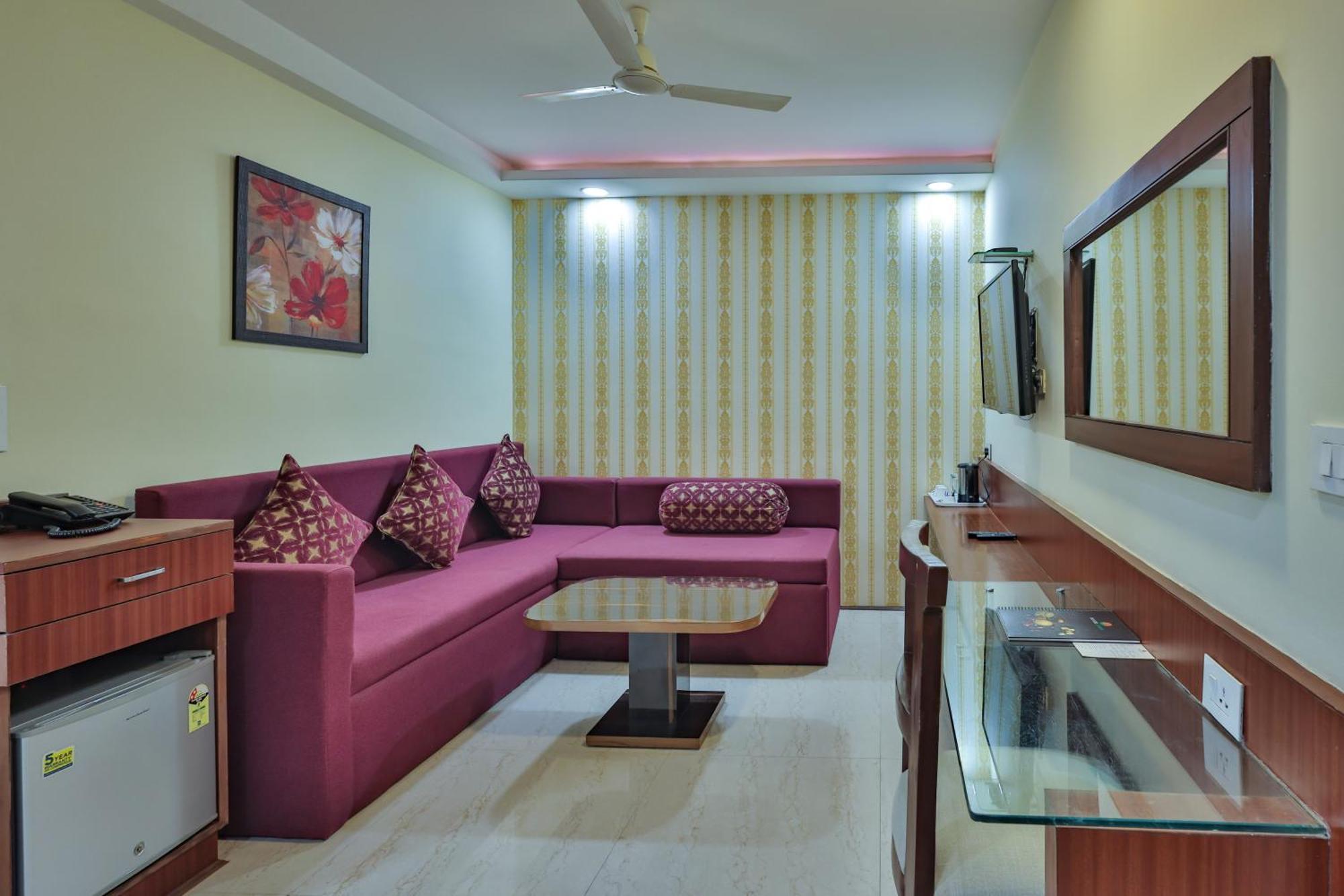 Hotel Cama Mohali Bagian luar foto