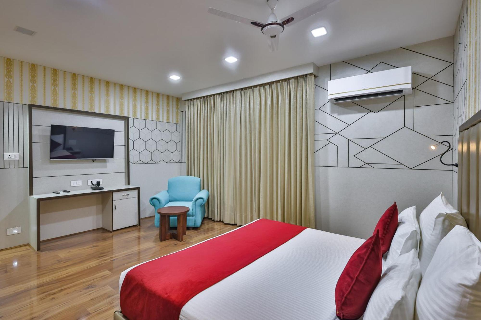 Hotel Cama Mohali Bagian luar foto