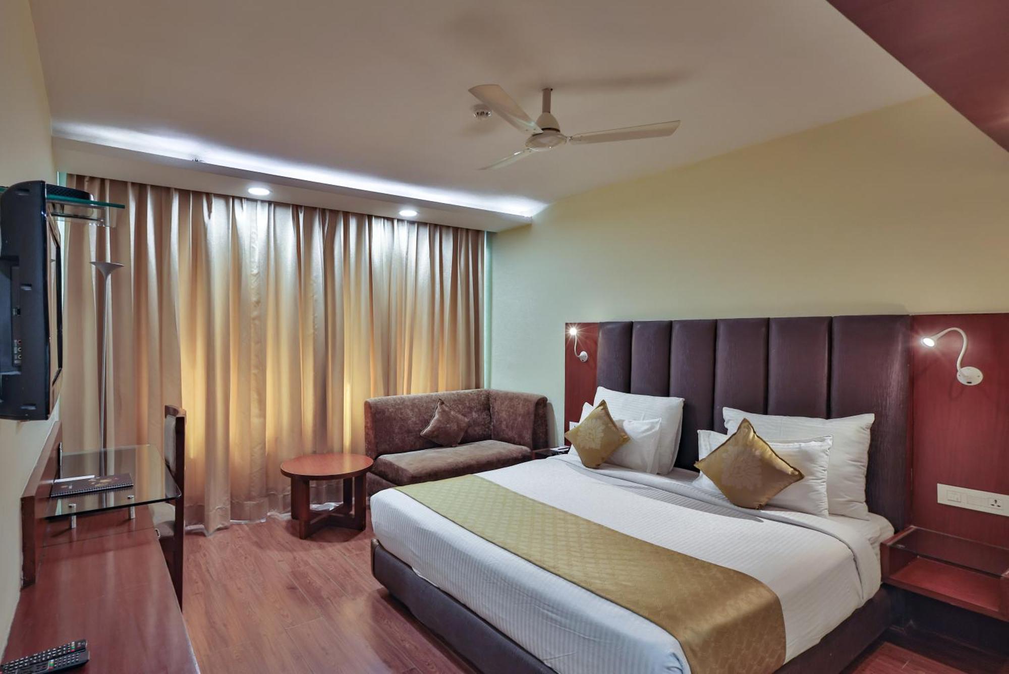 Hotel Cama Mohali Bagian luar foto
